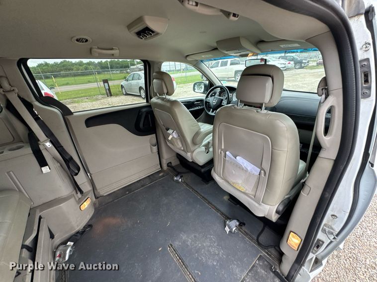 image for item DU9815 2015 Dodge Grand Caravan handicap accessible van