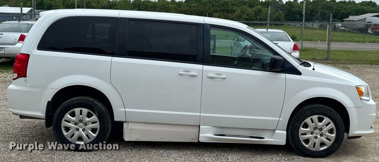 image for item DU9816 2018 Dodge Grand Caravan handicap accessible van