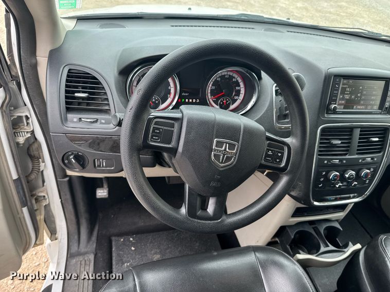 image for item DU9816 2018 Dodge Grand Caravan handicap accessible van