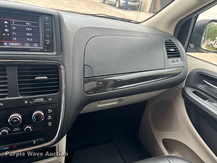 image for item DU9816 2018 Dodge Grand Caravan handicap accessible van