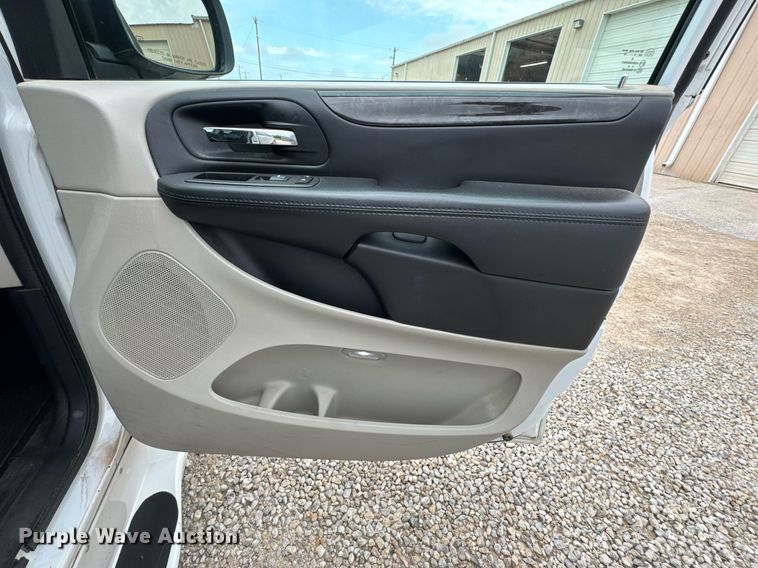 image for item DU9816 2018 Dodge Grand Caravan handicap accessible van