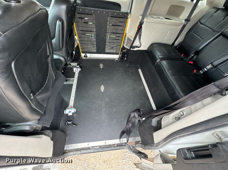 image for item DU9816 2018 Dodge Grand Caravan handicap accessible van