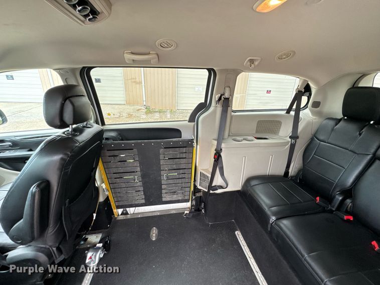 image for item DU9816 2018 Dodge Grand Caravan handicap accessible van