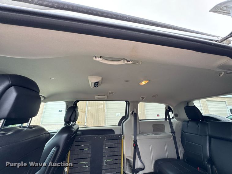 image for item DU9816 2018 Dodge Grand Caravan handicap accessible van