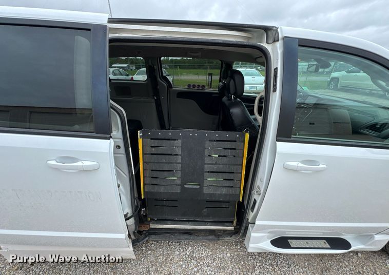 image for item DU9816 2018 Dodge Grand Caravan handicap accessible van