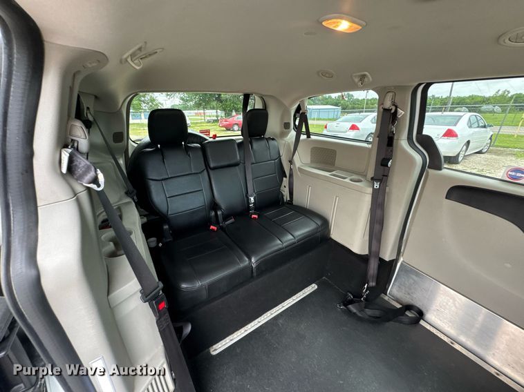 image for item DU9816 2018 Dodge Grand Caravan handicap accessible van