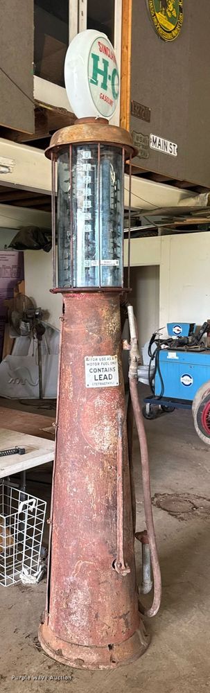 image for item DU9821 Bennett 810 gas pump