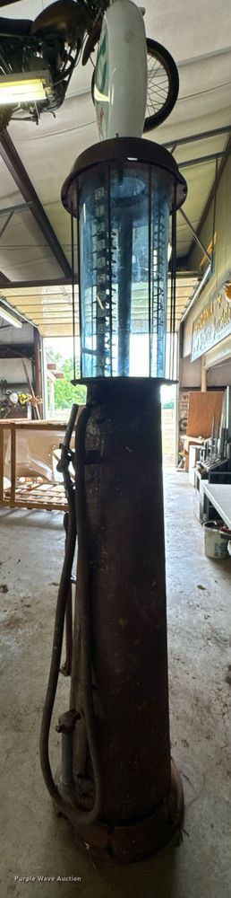 image for item DU9821 Bennett 810 gas pump