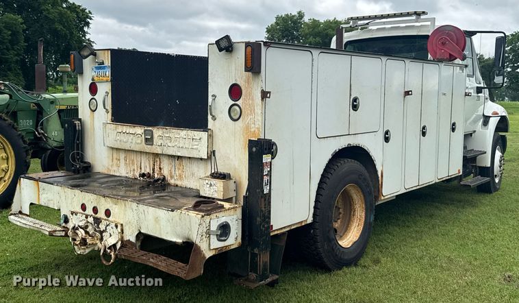 image for item DU9823 2008 International 4400 utility / service truck