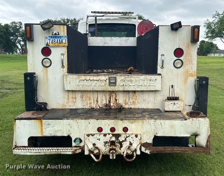 image for item DU9823 2008 International 4400 utility / service truck