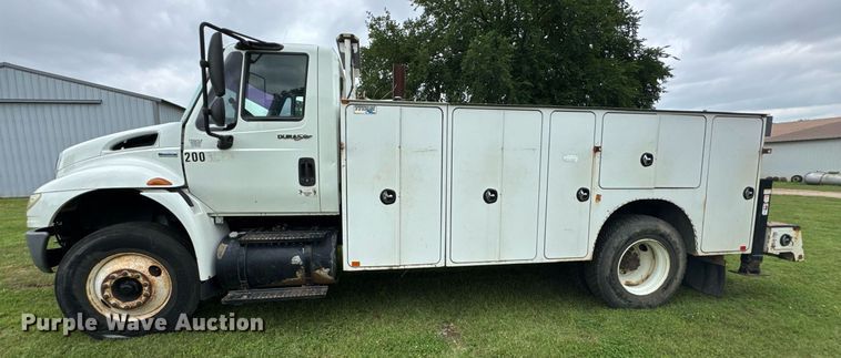 image for item DU9823 2008 International 4400 utility / service truck