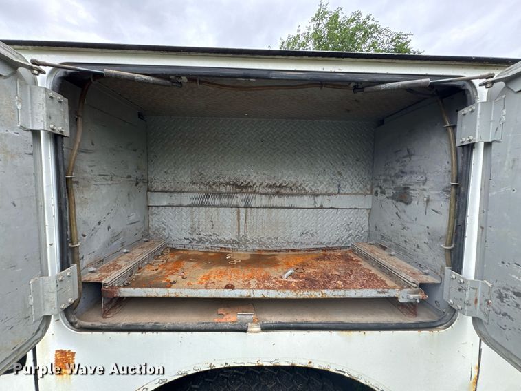 image for item DU9823 2008 International 4400 utility / service truck