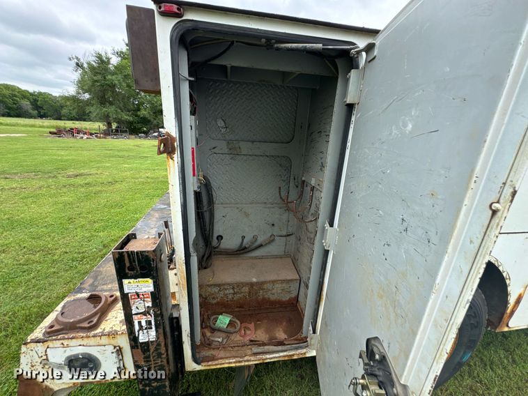 image for item DU9823 2008 International 4400 utility / service truck