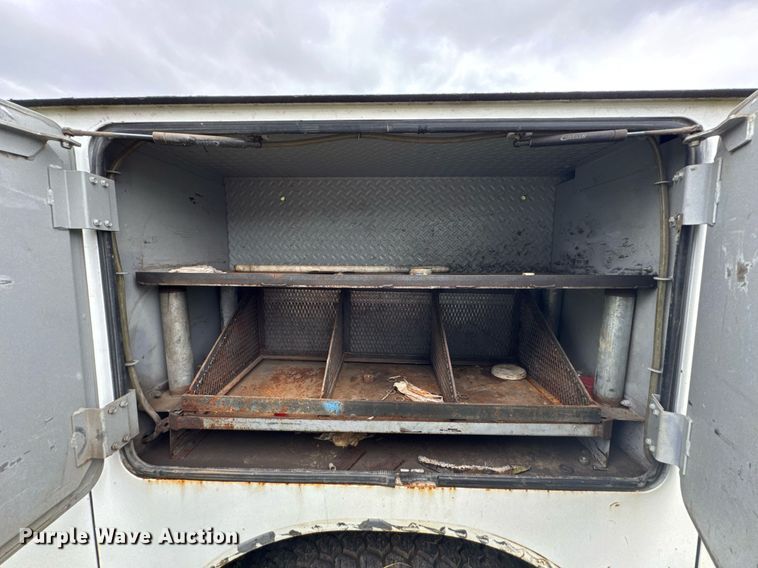 image for item DU9823 2008 International 4400 utility / service truck