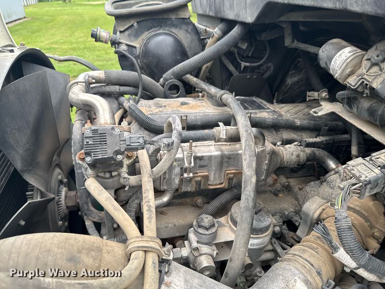 image for item DU9823 2008 International 4400 utility / service truck