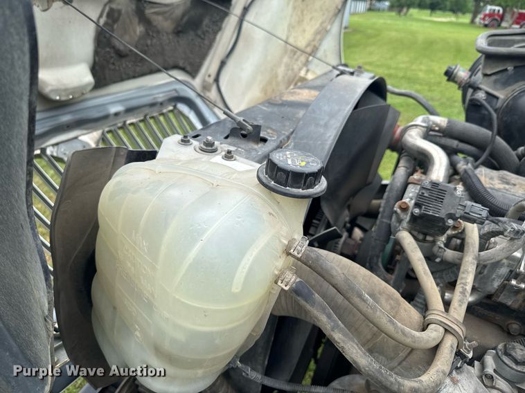 image for item DU9823 2008 International 4400 utility / service truck