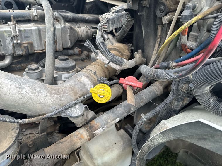 image for item DU9823 2008 International 4400 utility / service truck