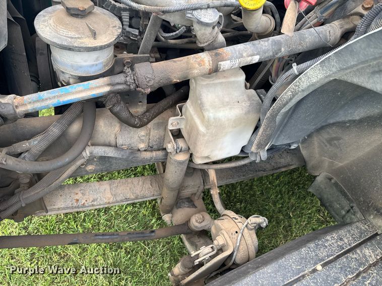 image for item DU9823 2008 International 4400 utility / service truck