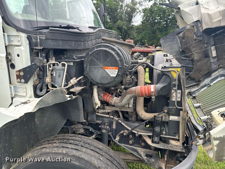 image for item DU9823 2008 International 4400 utility / service truck