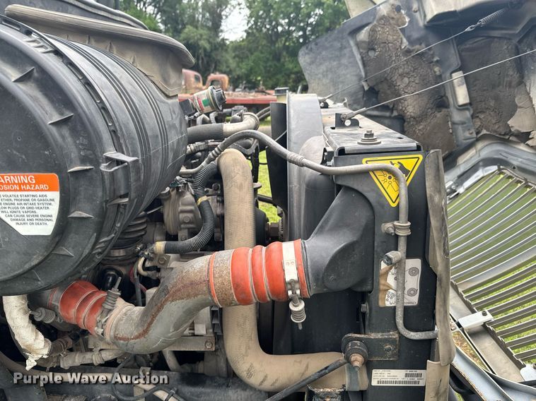 image for item DU9823 2008 International 4400 utility / service truck