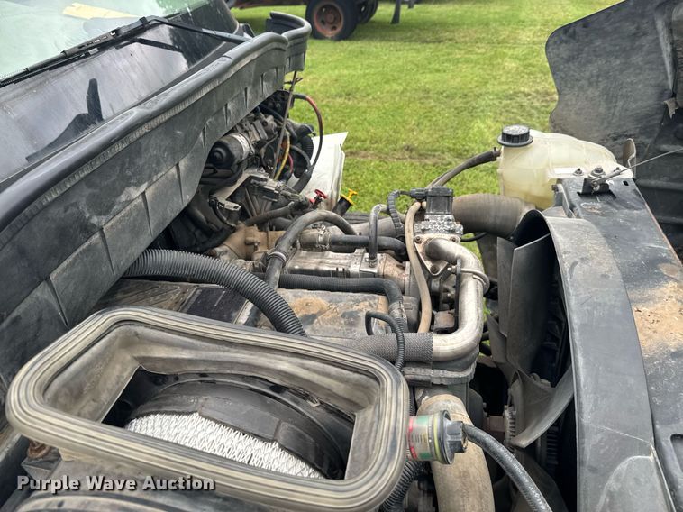 image for item DU9823 2008 International 4400 utility / service truck