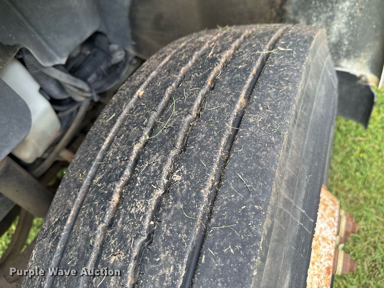 image for item DU9823 2008 International 4400 utility / service truck