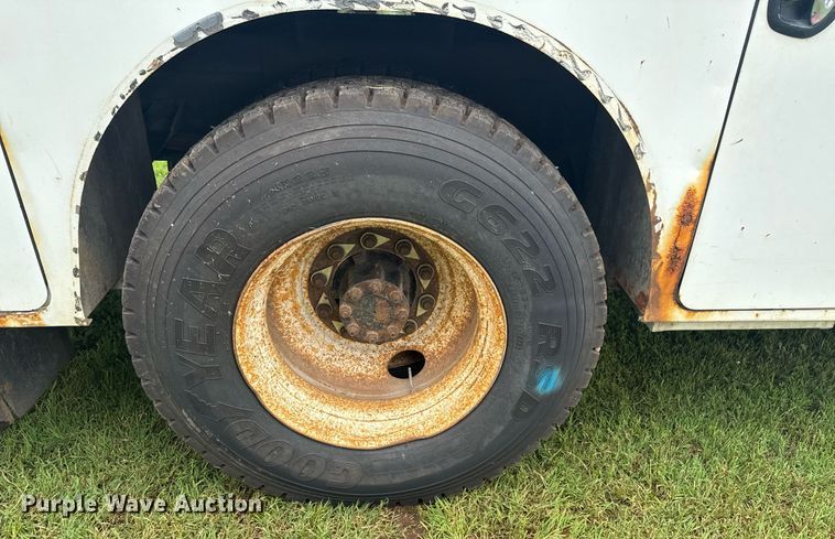 image for item DU9823 2008 International 4400 utility / service truck