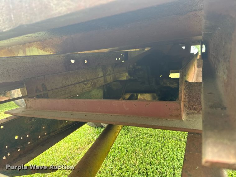 image for item DU9825 International B-162 dump flatbed pickup truck