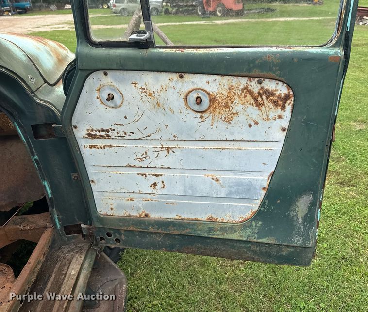 image for item DU9825 International B-162 dump flatbed pickup truck