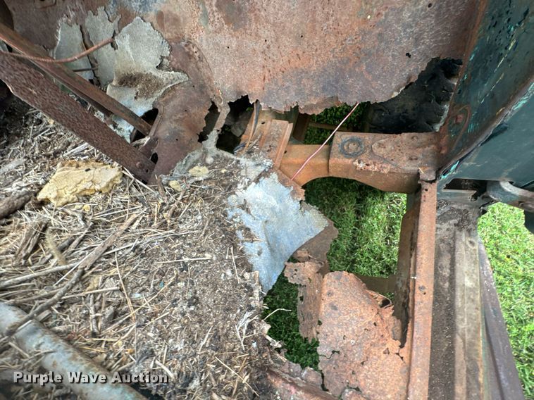 image for item DU9825 International B-162 dump flatbed pickup truck