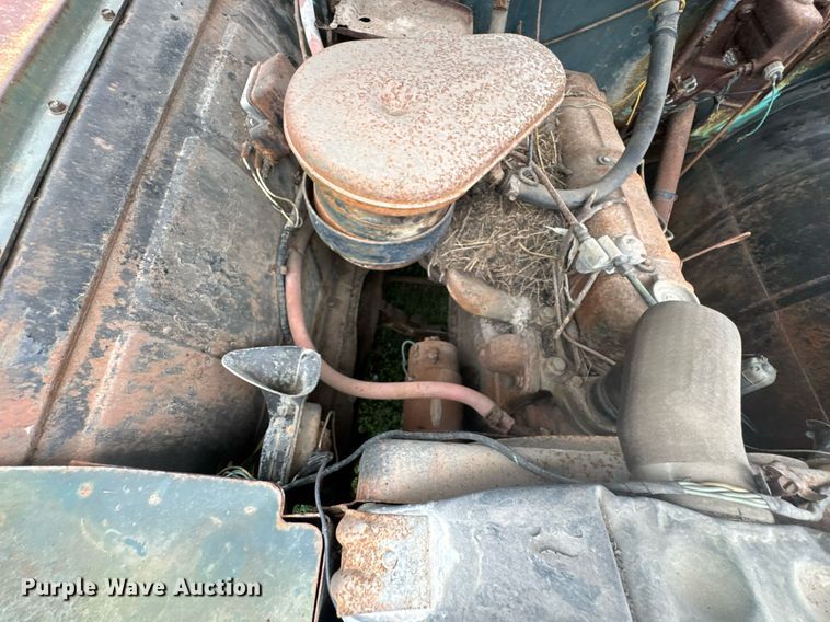 image for item DU9825 International B-162 dump flatbed pickup truck