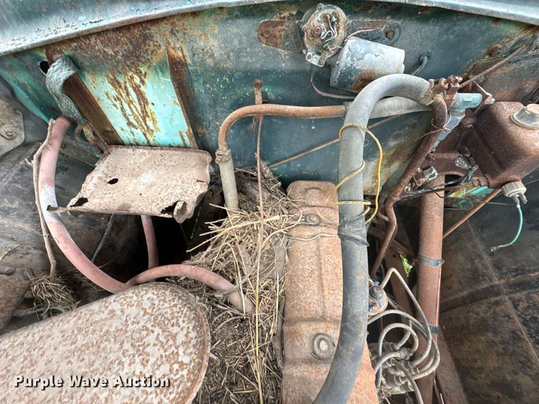 image for item DU9825 International B-162 dump flatbed pickup truck