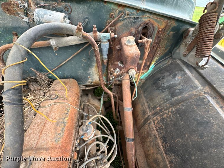 image for item DU9825 International B-162 dump flatbed pickup truck