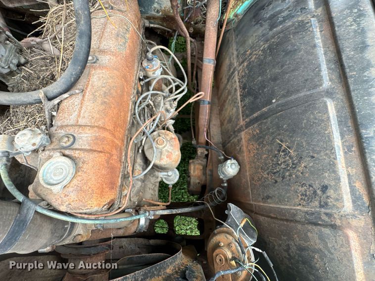 image for item DU9825 International B-162 dump flatbed pickup truck