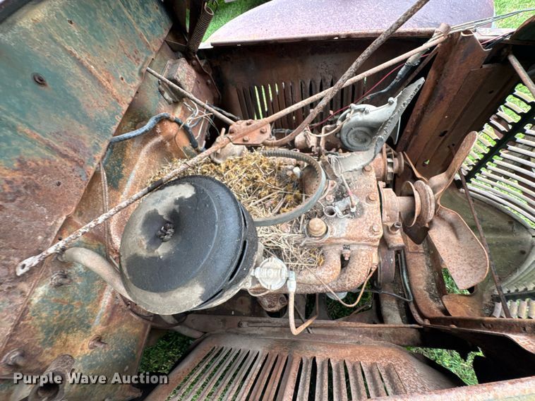 image for item DU9827 International flatbed pickup truck