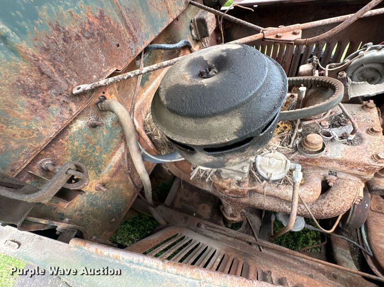 image for item DU9827 International flatbed pickup truck