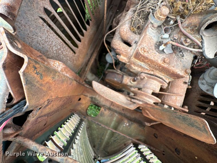 image for item DU9827 International flatbed pickup truck