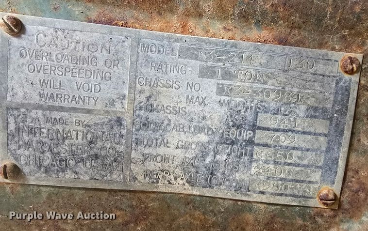 image for item DU9827 International flatbed pickup truck