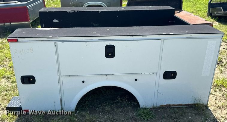 image for item DU9839 Utility bed