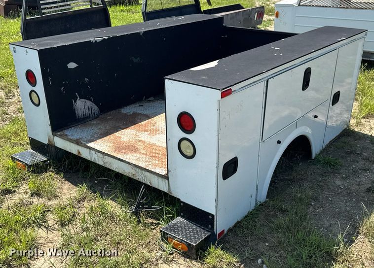 image for item DU9839 Utility bed