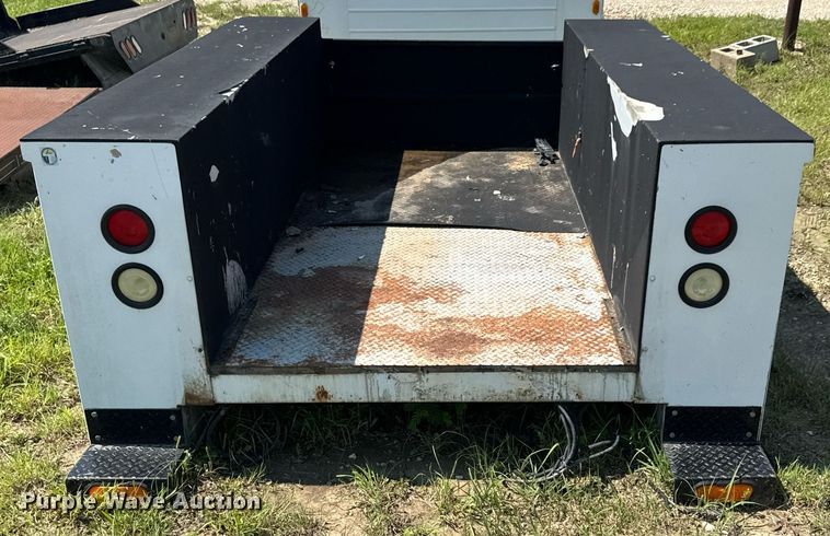 image for item DU9839 Utility bed