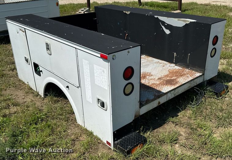 image for item DU9839 Utility bed