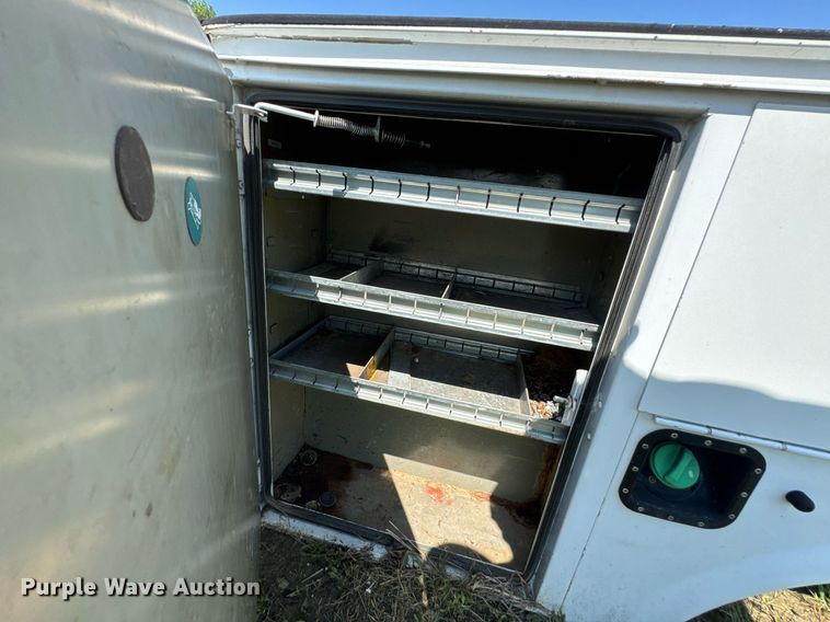 image for item DU9839 Utility bed