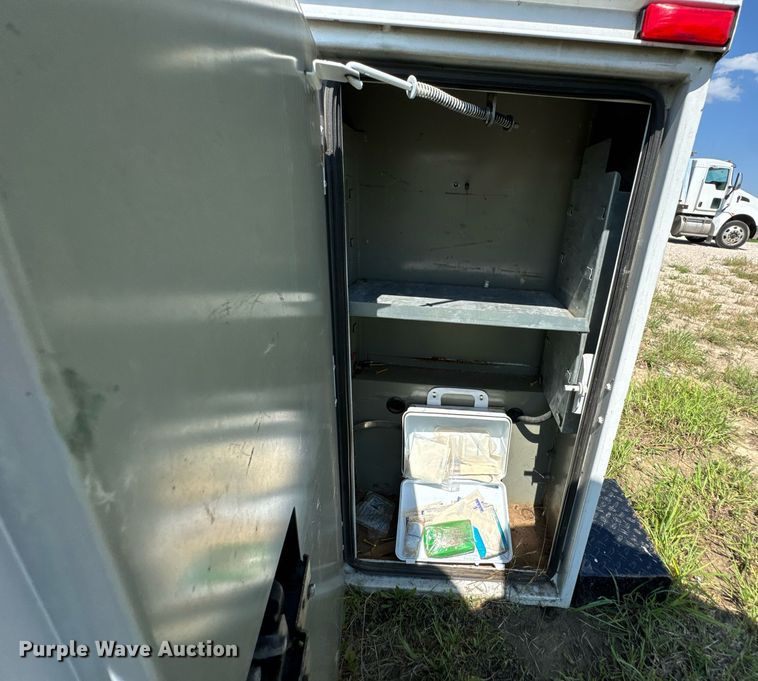 image for item DU9839 Utility bed