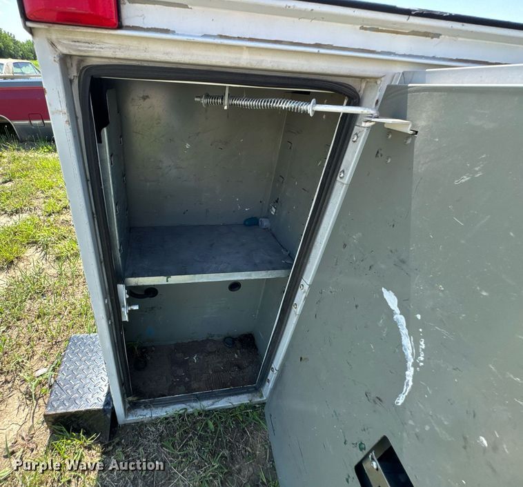 image for item DU9839 Utility bed