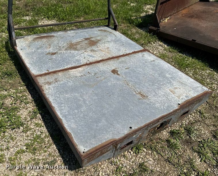 image for item DU9843 Flatbed