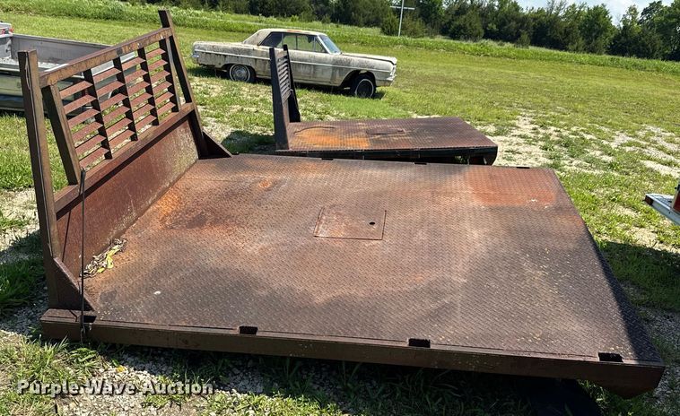 image for item DU9844 Flatbed