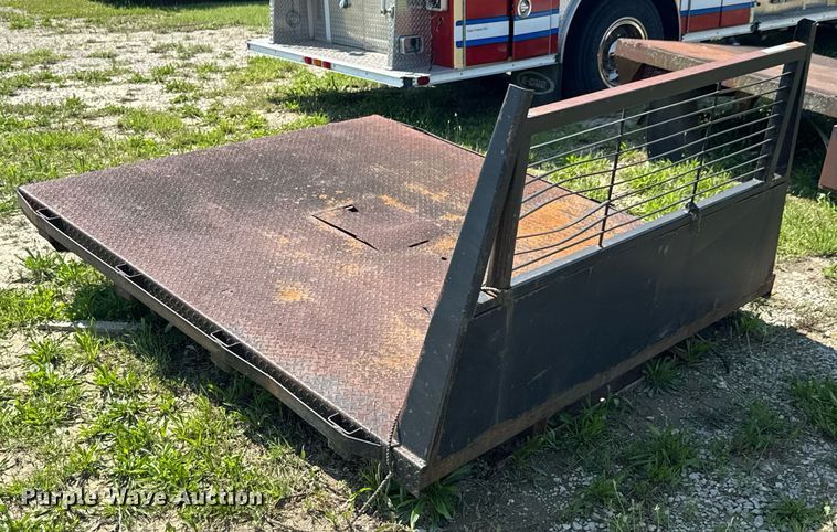 image for item DU9845 Flatbed