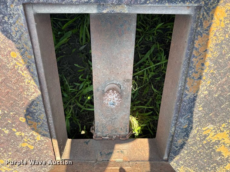 image for item DU9845 Flatbed