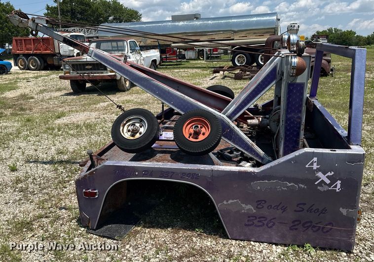 image for item DU9849 Holmes 440 wrecker bed